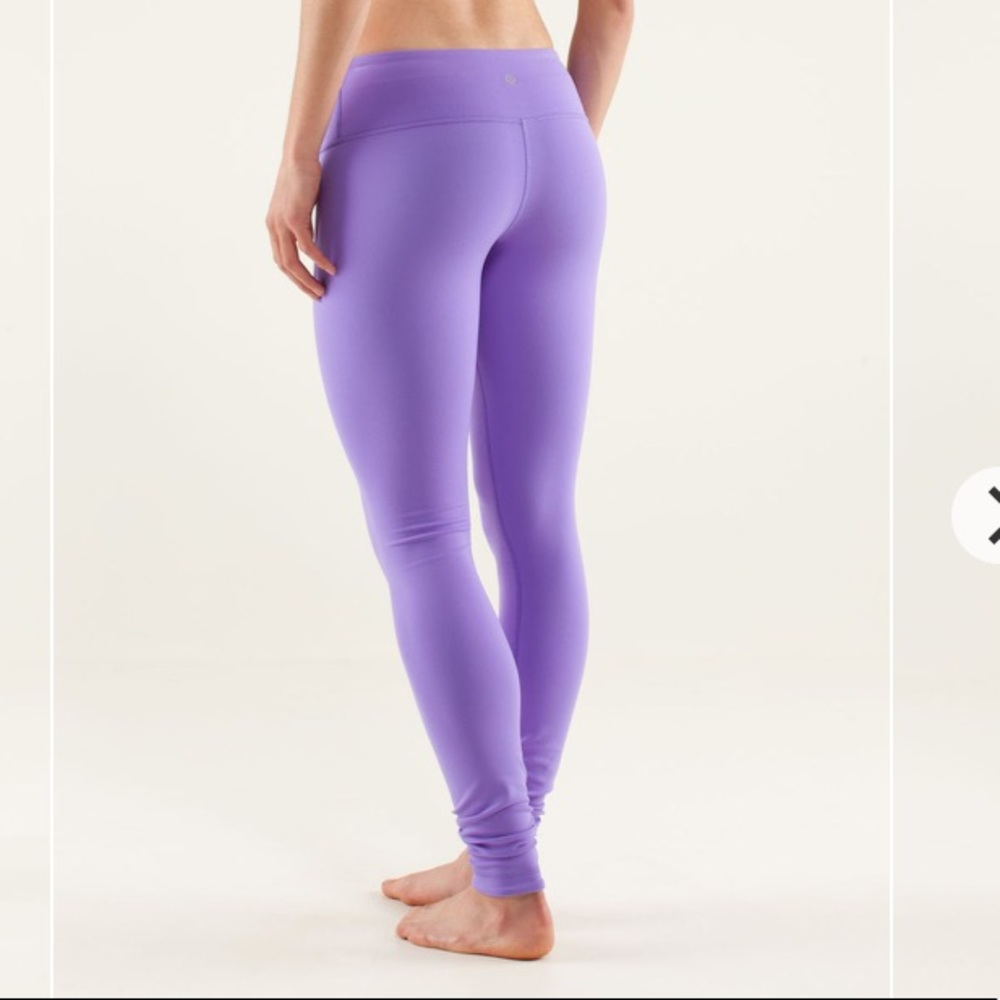 Lululemon Wunder Under Reversible Leggings!!